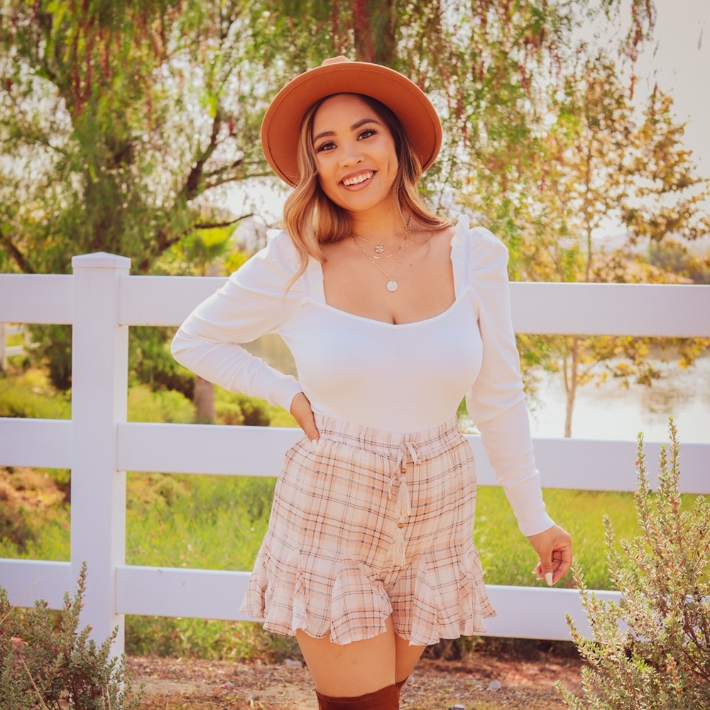 Meet your Posher, Anjelica!